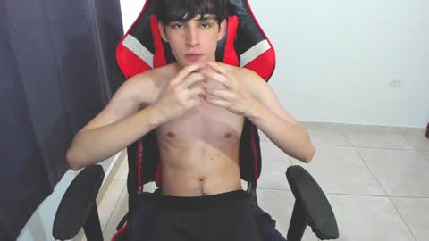 Snapshot of eren_tatakae chatting on 01/25/25, 09:04 eren_tatakae online show from 01/25/25, 09:04