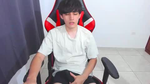 Snapshot of eren_tatakae chatting on 09/16/25, 01:39 eren_tatakae online show from 09/16/25, 01:39