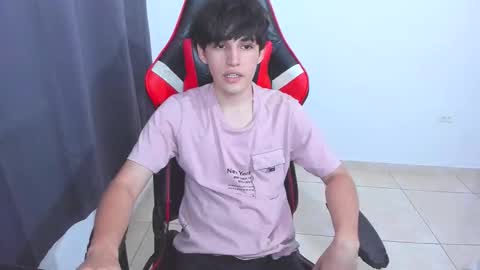 Snapshot of eren_tatakae chatting on 09/17/25, 02:13 eren_tatakae online show from 09/17/25, 02:13