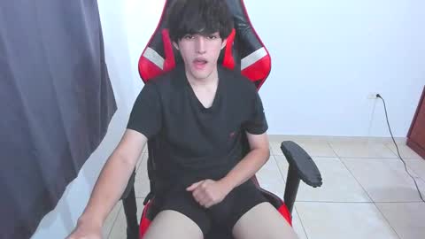 Snapshot of eren_tatakae chatting on 10/25/25, 07:19 eren_tatakae online show from 10/25/25, 07:19