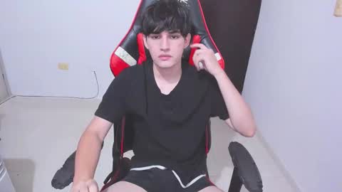 Snapshot of eren_tatakae chatting on 12/16/25, 02:27 eren_tatakae online show from 12/16/25, 02:27