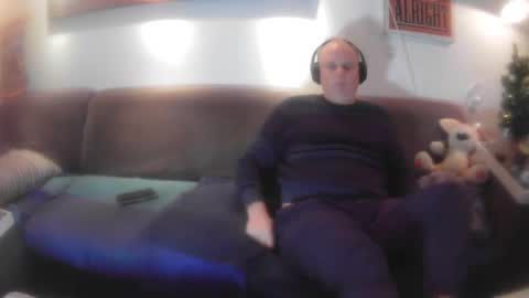 Eric online show from 12/31/24, 07:51