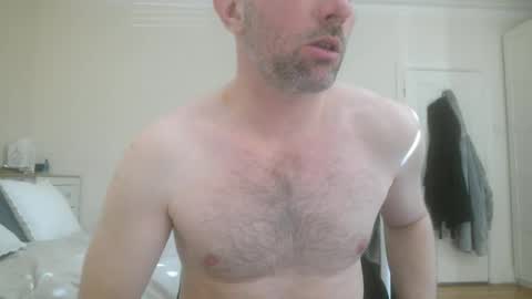 Snapshot of eric334418 chatting on 03/05/25, 12:44 eric334418 online show from 03/05/25, 12:44