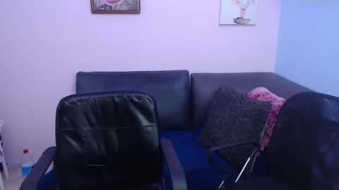 Snapshot of eric_and_alisson chatting on 10/10/25, 03:33 Eric and Alisson online show from 10/10/25, 03:33