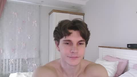 Eric Crush online show from 04/17/26, 04:04