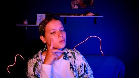 Snapshot of erica_breeze chatting on 10/12/25, 08:46 your dear Erica online show from 10/12/25, 08:46