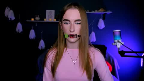 Snapshot of erica_breeze chatting on 10/30/25, 08:53 your dear Erica online show from 10/30/25, 08:53