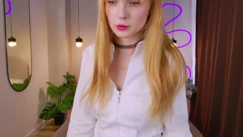 Snapshot of erica_ford chatting on 08/05/26, 07:33 Vivian online show from 08/05/26, 07:33
