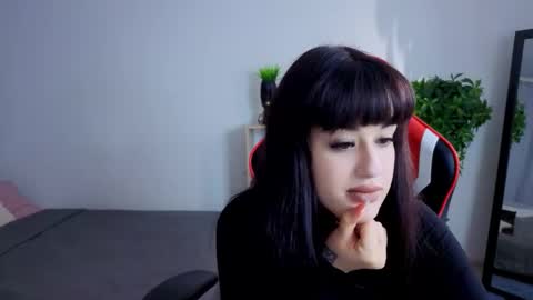 Erika online show from 10/08/25, 02:47