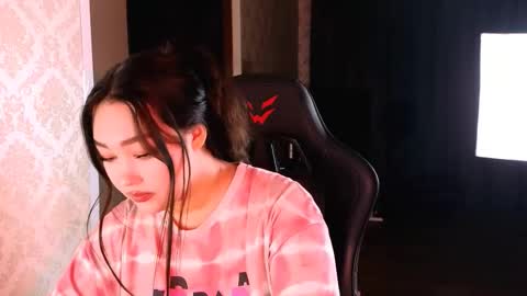 Snapshot of erica_wayne chatting on 11/25/25, 10:26 Erica Wayne online show from 11/25/25, 10:26