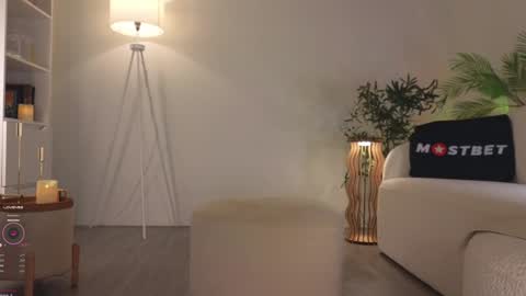 Call me Erica online show from 12/06/24, 07:32