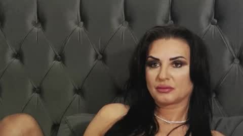 Erica online show from 02/07/25, 07:59