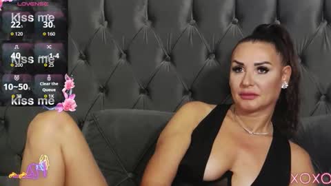 Erica online show from 09/18/25, 08:11