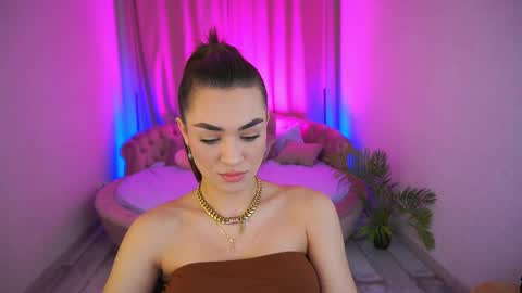 Erica online show from 11/28/25, 07:44