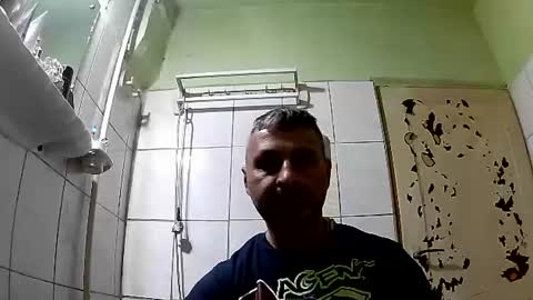 Snapshot of ericboy32 chatting on 12/02/24, 12:19 eric online show from 12/02/24, 12:19