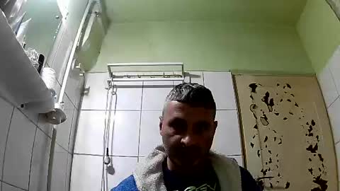 Snapshot of ericboy32 chatting on 12/02/24, 08:55 eric online show from 12/02/24, 08:55