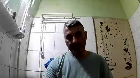 Snapshot of ericboy32 chatting on 01/04/25, 04:12 eric online show from 01/04/25, 04:12