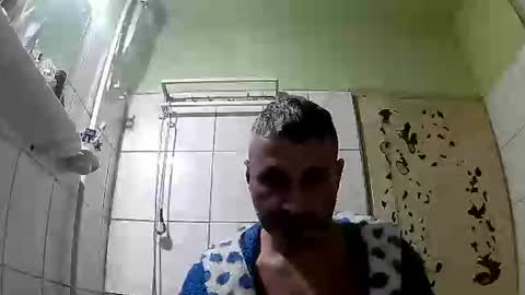 Snapshot of ericboy32 chatting on 01/04/25, 08:59 eric online show from 01/04/25, 08:59