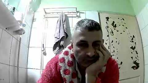 Snapshot of ericboy32 chatting on 01/08/25, 03:51 eric online show from 01/08/25, 03:51