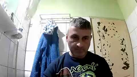 Snapshot of ericboy32 chatting on 01/14/25, 09:51 eric online show from 01/14/25, 09:51