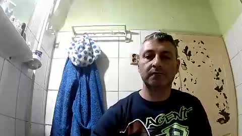 Snapshot of ericboy32 chatting on 01/15/25, 04:04 eric online show from 01/15/25, 04:04