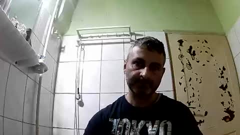 Snapshot of ericboy32 chatting on 01/19/25, 11:32 eric online show from 01/19/25, 11:32