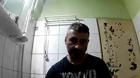 Snapshot of ericboy32 chatting on 01/20/25, 02:32 eric online show from 01/20/25, 02:32