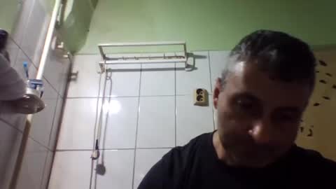 Snapshot of ericboy32 chatting on 01/23/25, 02:12 eric online show from 01/23/25, 02:12