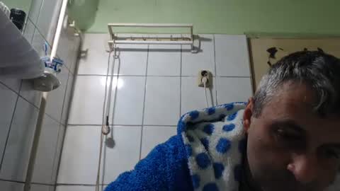 Snapshot of ericboy32 chatting on 02/05/25, 05:53 eric online show from 02/05/25, 05:53