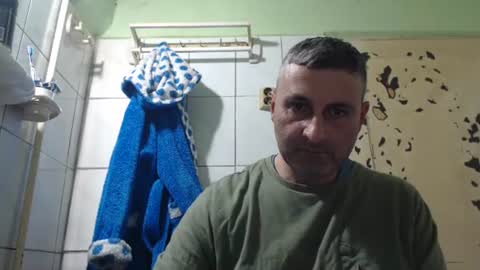 Snapshot of ericboy32 chatting on 02/23/25, 02:04 eric online show from 02/23/25, 02:04