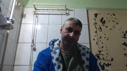 Snapshot of ericboy32 chatting on 02/28/25, 12:20 eric online show from 02/28/25, 12:20