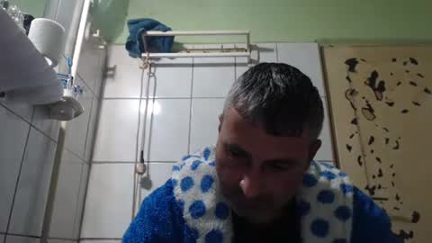 Snapshot of ericboy32 chatting on 03/12/25, 07:28 eric online show from 03/12/25, 07:28