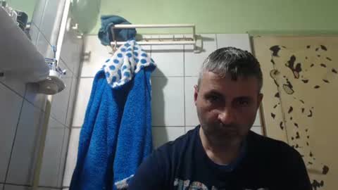 Snapshot of ericboy32 chatting on 03/12/25, 10:39 eric online show from 03/12/25, 10:39