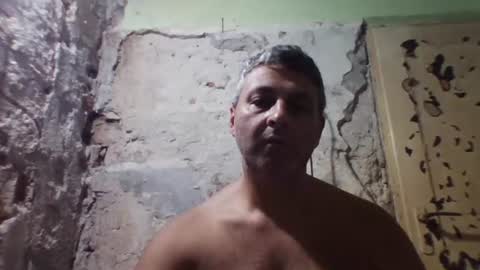 Snapshot of ericboy32 chatting on 09/08/25, 10:09 eric online show from 09/08/25, 10:09