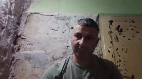 Snapshot of ericboy32 chatting on 09/12/25, 09:15 eric online show from 09/12/25, 09:15