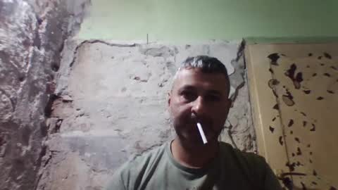 Snapshot of ericboy32 chatting on 09/25/25, 10:57 eric online show from 09/25/25, 10:57