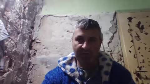 Snapshot of ericboy32 chatting on 10/11/25, 10:19 eric online show from 10/11/25, 10:19