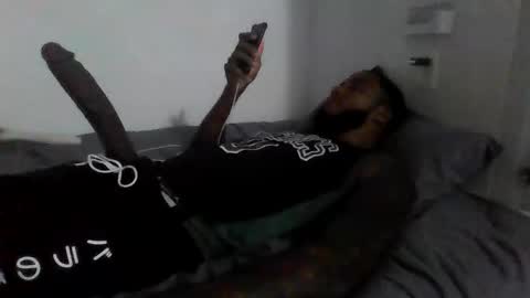 Snapshot of ericbuck chatting on 12/18/24, 02:32 Eric Buck online show from 12/18/24, 02:32