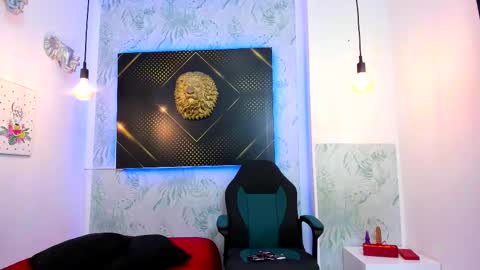   online show from 02/11/25, 08:48