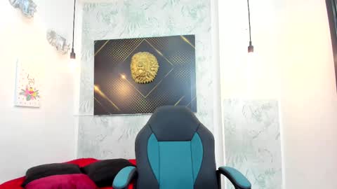   online show from 02/23/25, 03:24