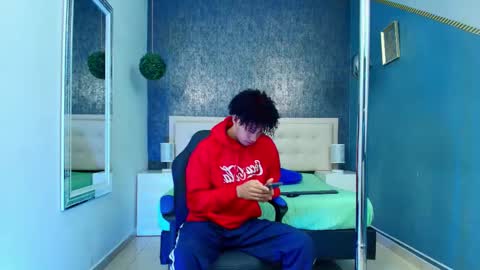   online show from 10/13/25, 03:39