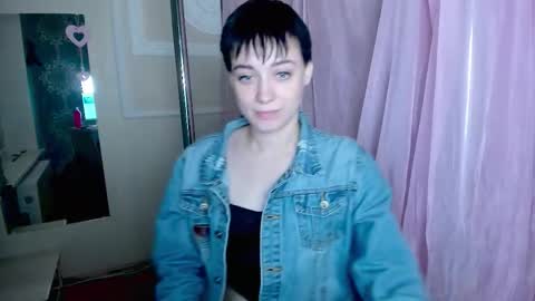 Snapshot of erickafetish chatting on 11/27/25, 03:25 Ericka online show from 11/27/25, 03:25