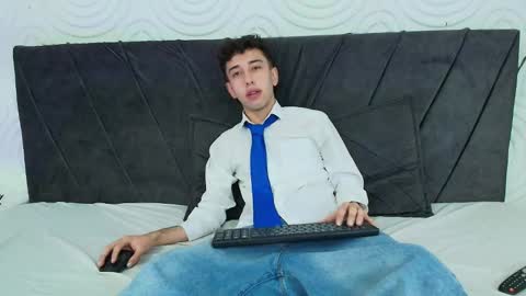 Erick online show from 02/01/25, 01:09