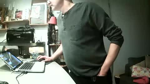 Snapshot of ericstephcam31 chatting on 01/04/25, 08:37 Steph et Eric online show from 01/04/25, 08:37