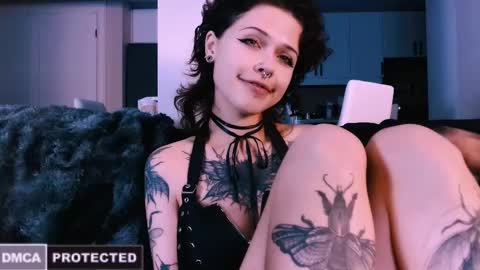 Snapshot of erii_xoxo chatting on 11/07/25, 04:01 Rainbow on your spoon online show from 11/07/25, 04:01