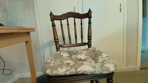 Erik online show from 04/12/26, 08:08