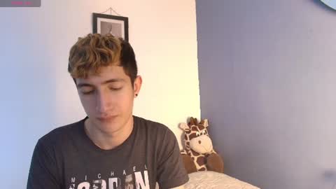 Snapshot of erik_golden_ chatting on 07/13/26, 08:22 I am Erik online show from 07/13/26, 08:22