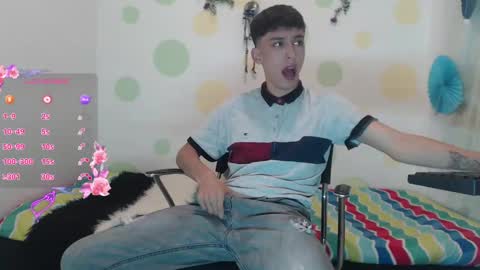 Snapshot of erik_lion chatting on 12/08/24, 01:46 Jhon online show from 12/08/24, 01:46