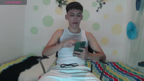 Snapshot of erik_lion chatting on 12/08/24, 05:55 Jhon online show from 12/08/24, 05:55