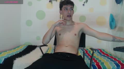 Snapshot of erik_lion chatting on 12/23/24, 05:43 Jhon online show from 12/23/24, 05:43